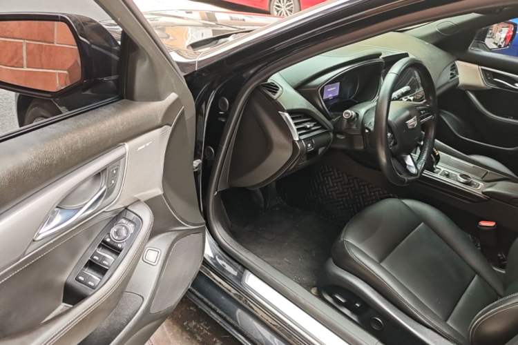 Used Cadillac CT5 2021 28T Luxury Model Driver Seat
