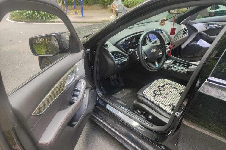 Used Cadillac CT5 2021 28T Platinum Sport Model Driver Seat