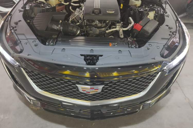 Used Cadillac CT5 2021 Revised 28T Luxury Version Engine Bay