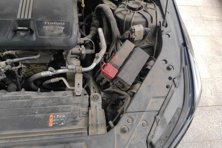 Used Cadillac CT5 2021 Revised 28T Luxury Version Engine Bay Left