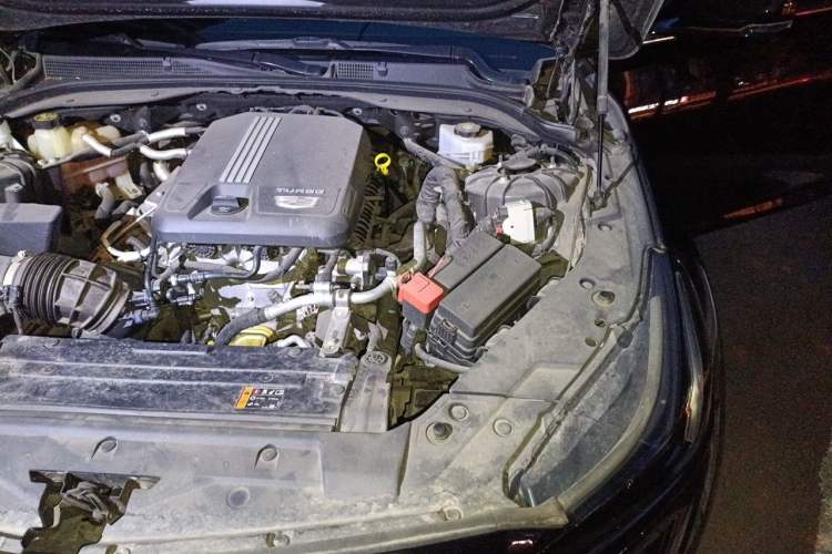 Used Cadillac CT5 2021 28T Tech Edition Engine Bay Left