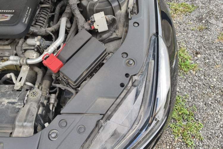 Used Cadillac CT5 2021 28T Tech Edition Engine Bay Left