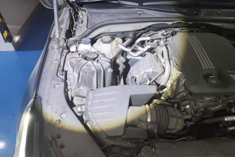 Used Cadillac CT5 2021 28T Luxury Model Engine Bay Right