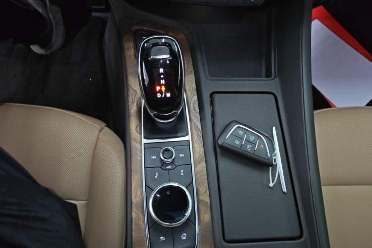 Used Cadillac CT5 2021 28T Prestige Edition Gear Lever