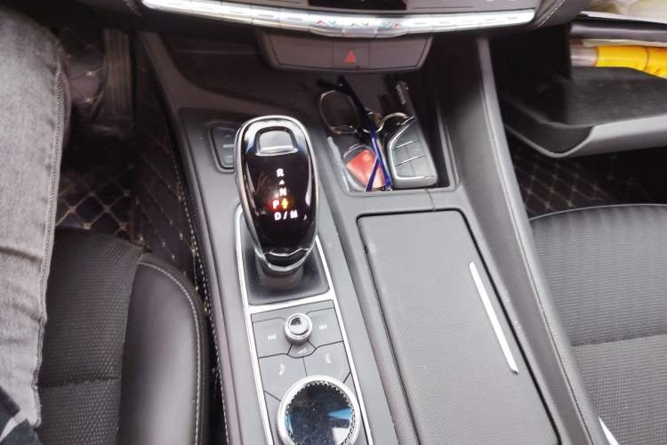 Used Cadillac CT5 2021 28T Fashion Edition Gear Lever