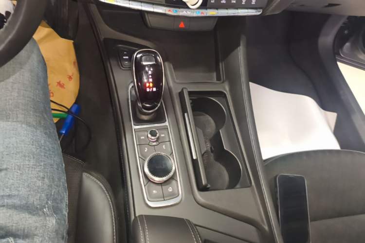 Used Cadillac CT5 2021 28T Tech Edition Gear Lever
