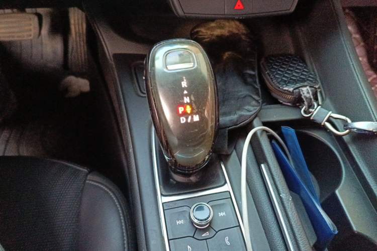 Used Cadillac CT5 2021 28T Tech Edition Gear Lever