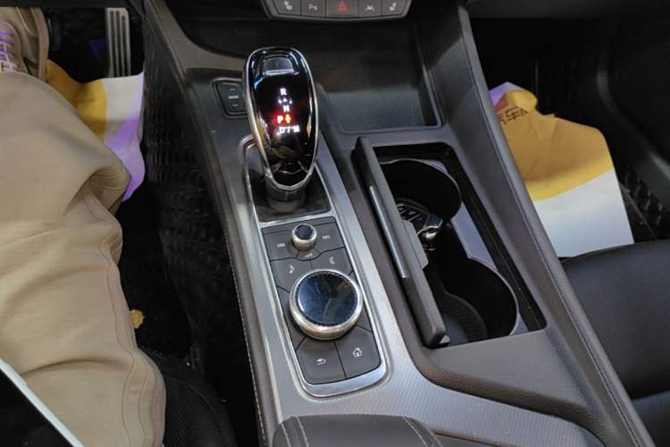 Used Cadillac CT5 2021 28T Prestige Edition Gear Lever