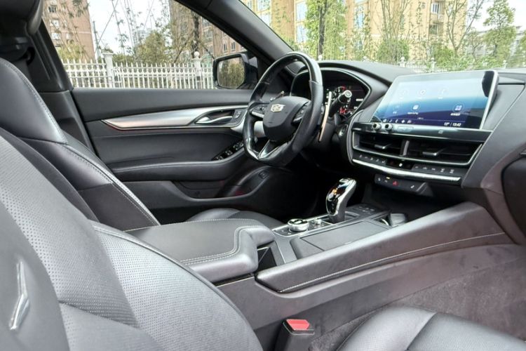 Used Cadillac CT5 2021 28T Luxury Model Interior 10