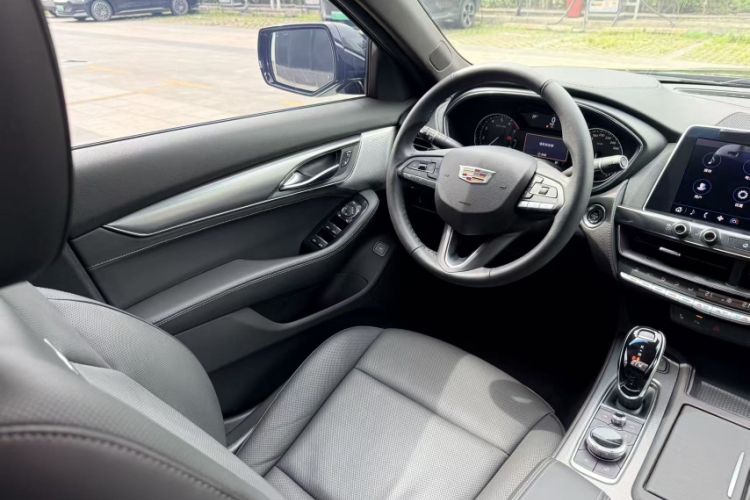 Used Cadillac CT5 2021 28T Luxury Model Interior 2
