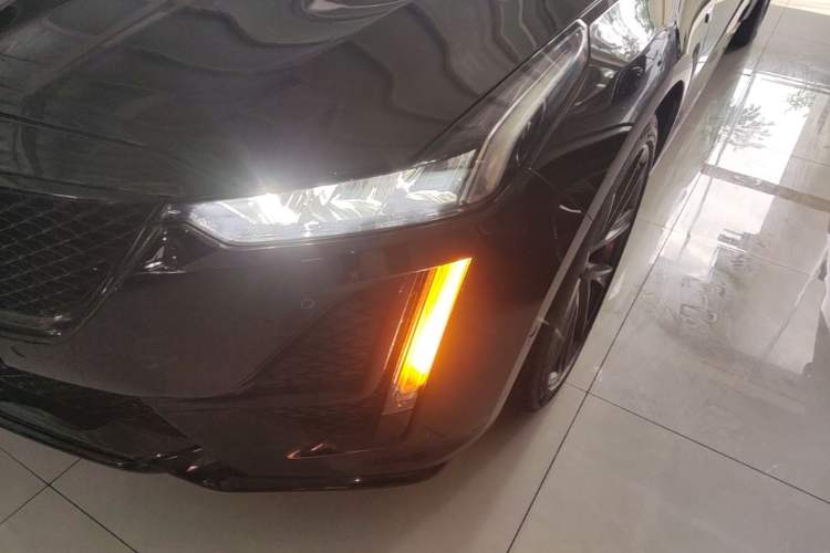 Used Cadillac CT5 2021 28T Platinum Edition Left Front Headlight