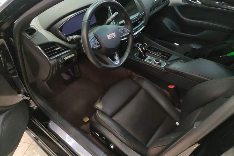 Used Cadillac CT5 2021 28T Platinum Edition Left Front Seat