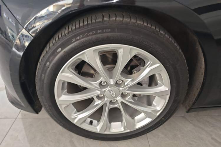 Used Cadillac CT5 2021 Revised 28T Luxury Version Left Front Wheel Hub