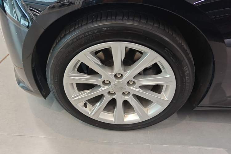 Used Cadillac CT5 2021 28T Fashion Edition Left Front Wheel Hub