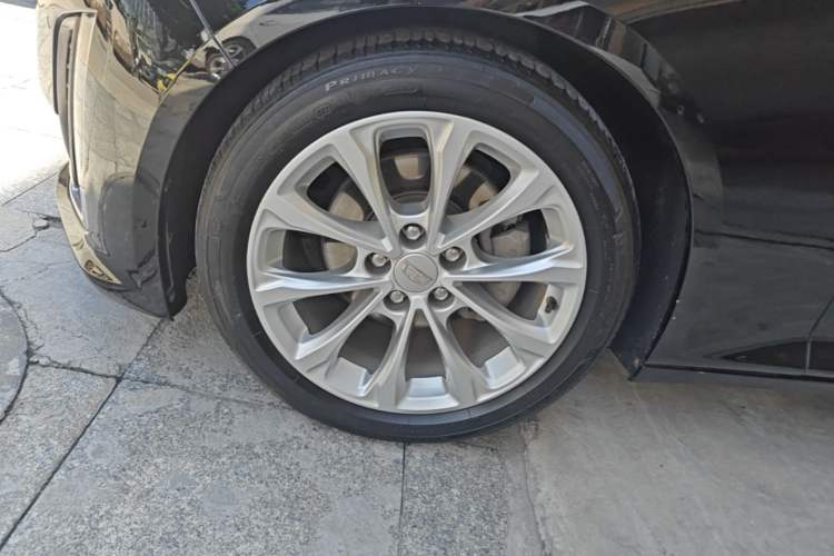 Used Cadillac CT5 2021 28T Luxury Model Left Front Wheel Hub