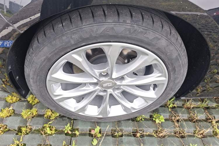 Used Cadillac CT5 2021 Revised 28T Luxury Version Left Front Wheel Hub