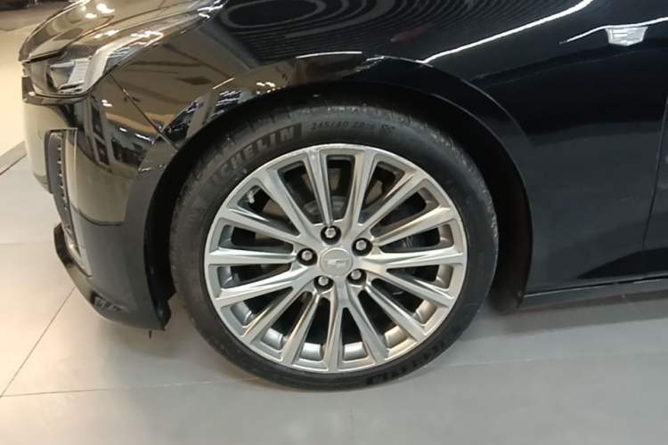 Used Cadillac CT5 2021 28T Prestige Edition Left Front Wheel Hub