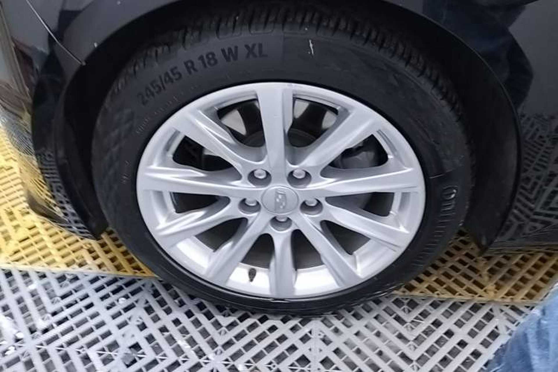Used Cadillac CT5 2021 28T Tech Edition Left Front Wheel Hub