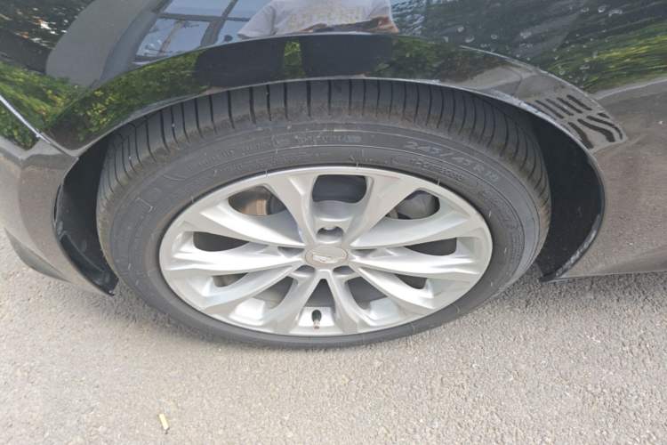Used Cadillac CT5 2021 Revised 28T Luxury Version Left Front Wheel Hub