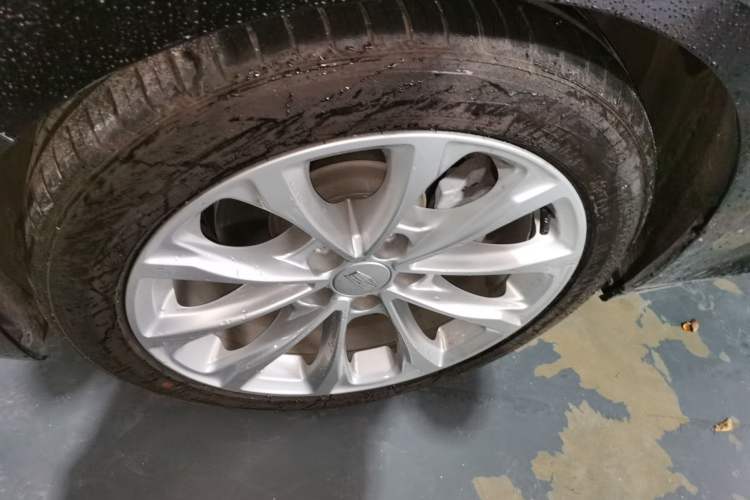 Used Cadillac CT5 2021 28T Luxury Model Left Front Wheel Hub