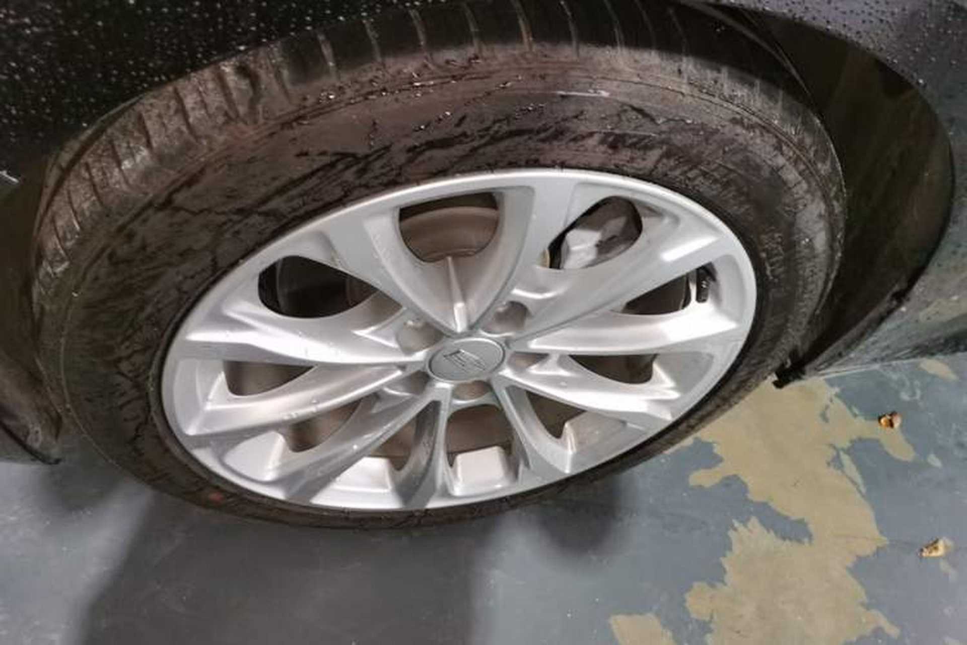 Used Cadillac CT5 2021 28T Luxury Model Left Front Wheel Hub