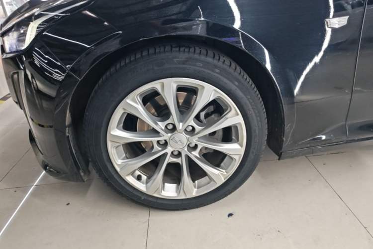 Used Cadillac CT5 2021 Revised 28T Luxury Version Left Front Wheel Hub