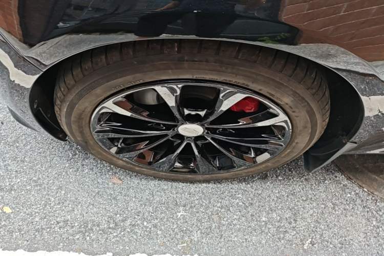 Used Cadillac CT5 2021 28T Luxury Model Left Front Wheel Hub