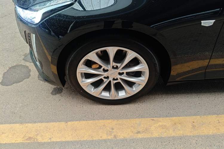 Used Cadillac CT5 2021 Revised 28T Luxury Version Left Front Wheel Hub