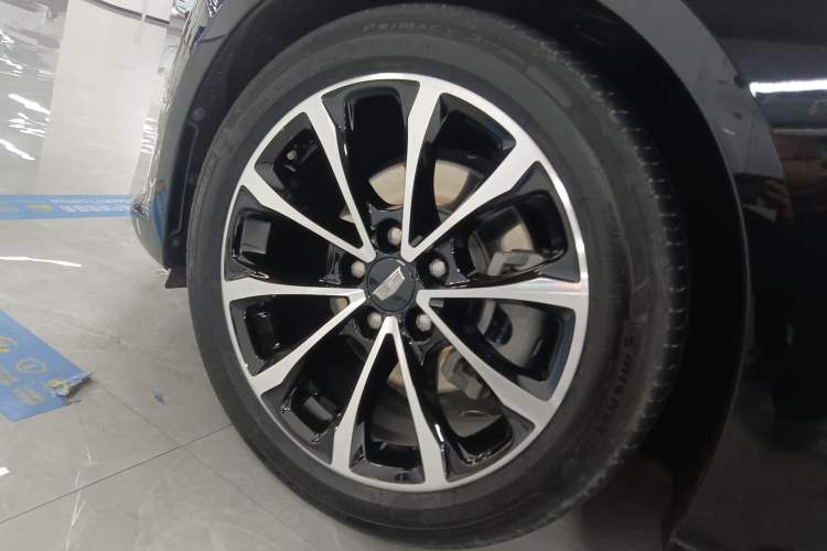 Used Cadillac CT5 2021 Revised 28T Luxury Version Left Front Wheel Hub