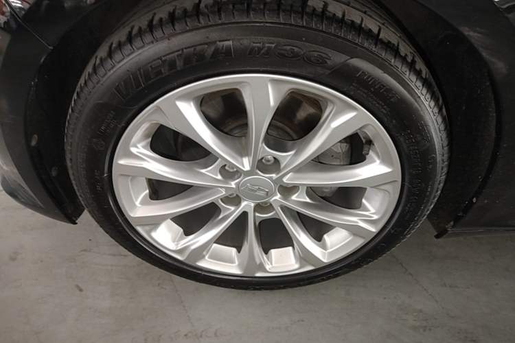 Used Cadillac CT5 2021 28T Luxury Model Left Front Wheel Hub