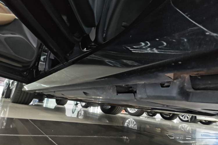 Used Cadillac CT5 2021 28T Prestige Edition Left Side Sill