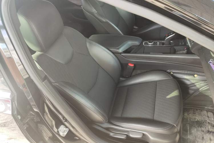Used Cadillac CT5 2021 28T Fashion Edition Right Front Seat