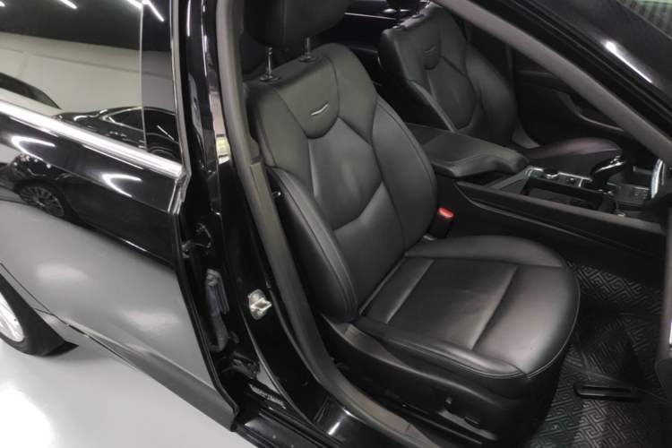 Used Cadillac CT5 2021 28T Luxury Model Right Front Seat