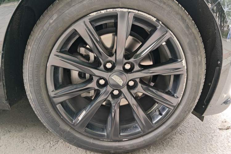 Used Cadillac CT5 2021 28T Fashion Edition Right Front Wheel Hub