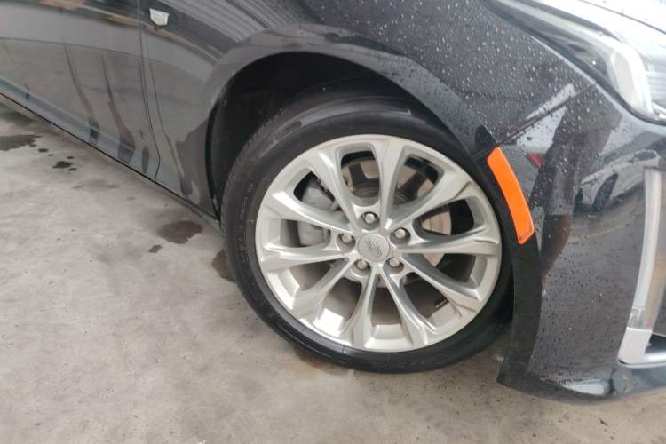 Used Cadillac CT5 2021 28T Luxury Model Right Front Wheel Hub