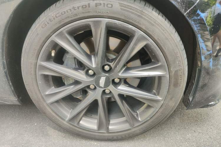 Used Cadillac CT5 2021 28T Platinum Sport Model Right Front Wheel Hub