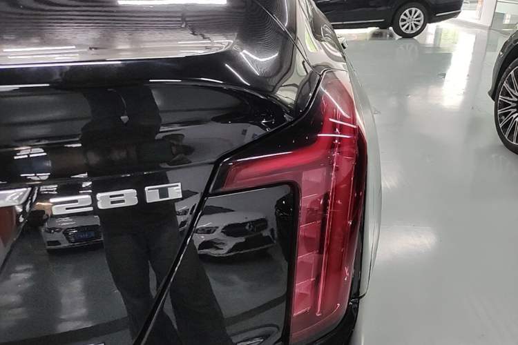 Used Cadillac CT5 2021 28T Luxury Model Right Rear Taillight