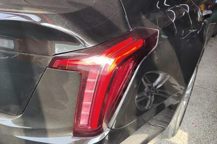 Used Cadillac CT5 2021 28T Luxury Model Right Rear Taillight