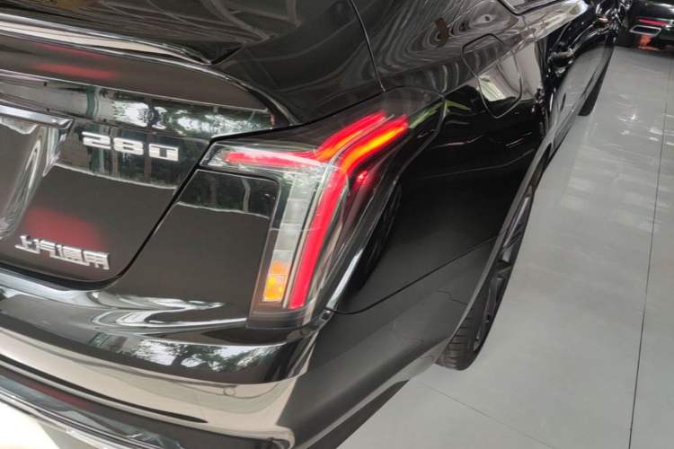 Used Cadillac CT5 2021 28T Platinum Edition Right Rear Taillight