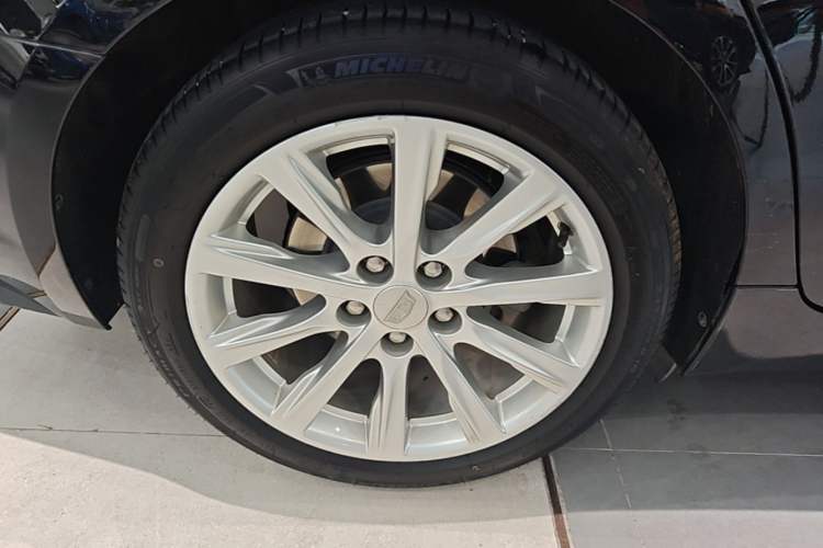 Used Cadillac CT5 2021 28T Fashion Edition Right Rear Wheel Hub