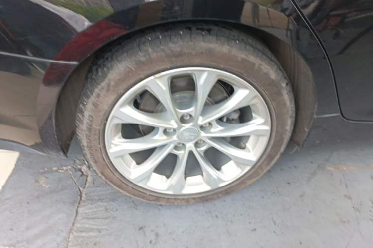 Used Cadillac CT5 2021 Revised 28T Luxury Version Right Rear Wheel Hub