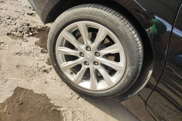 Used Cadillac CT5 2021 28T Fashion Edition Right Rear Wheel Hub