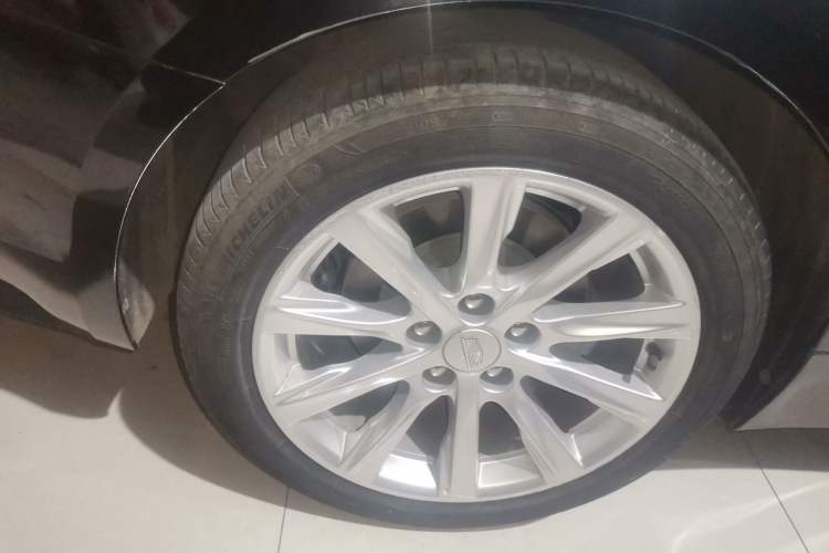 Used Cadillac CT5 2021 28T Fashion Edition Right Rear Wheel Hub