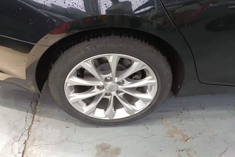 Used Cadillac CT5 2021 28T Luxury Model Right Rear Wheel Hub