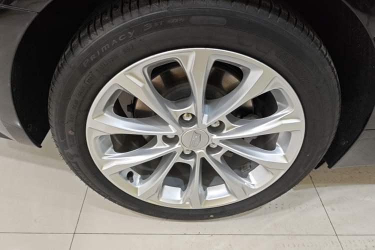 Used Cadillac CT5 2021 Revised 28T Luxury Version Right Rear Wheel Hub
