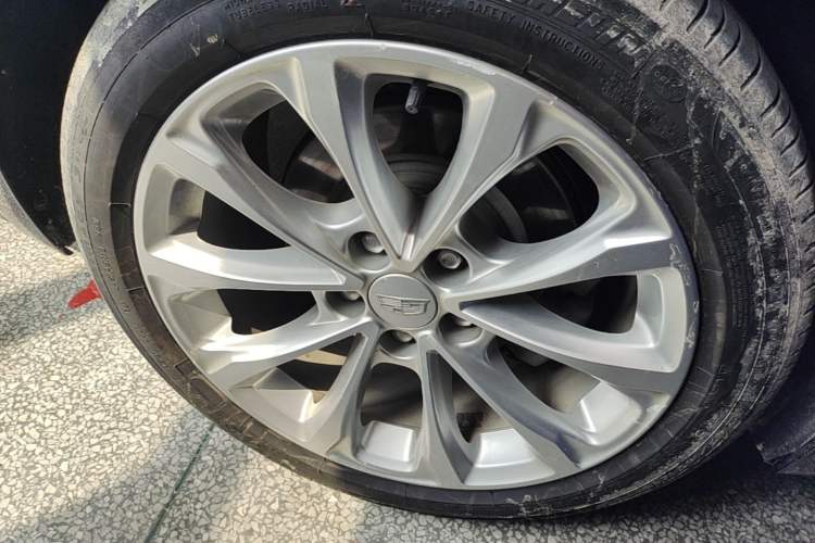 Used Cadillac CT5 2021 28T Luxury Model Right Rear Wheel Hub