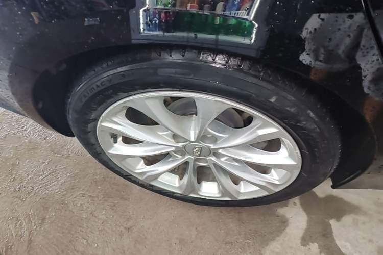 Used Cadillac CT5 2021 Revised 28T Luxury Version Right Rear Wheel Hub
