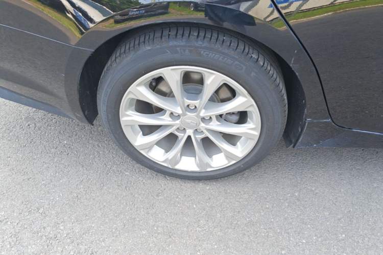 Used Cadillac CT5 2021 Revised 28T Luxury Version Right Rear Wheel Hub