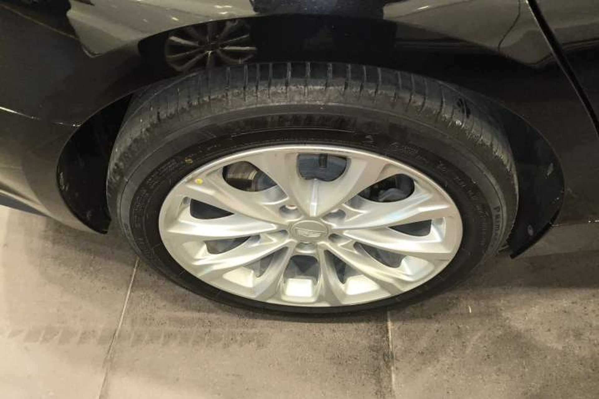 Used Cadillac CT5 2021 Revised 28T Luxury Version Right Rear Wheel Hub