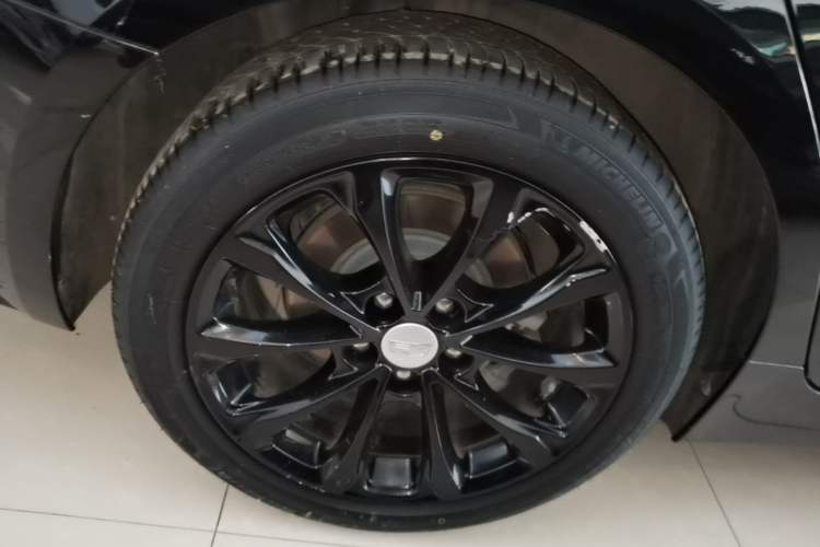 Used Cadillac CT5 2021 Revised 28T Luxury Version Right Rear Wheel Hub